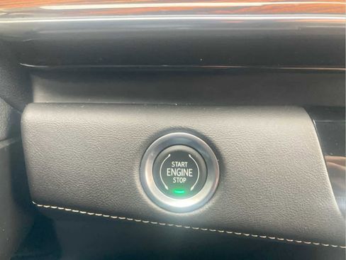 Used 2021 Cadillac Escalade ESV Premium Luxury image 25