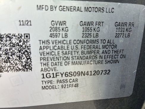 Used 2022 Chevrolet Bolt EUV LT w/ Comfort Package image 16