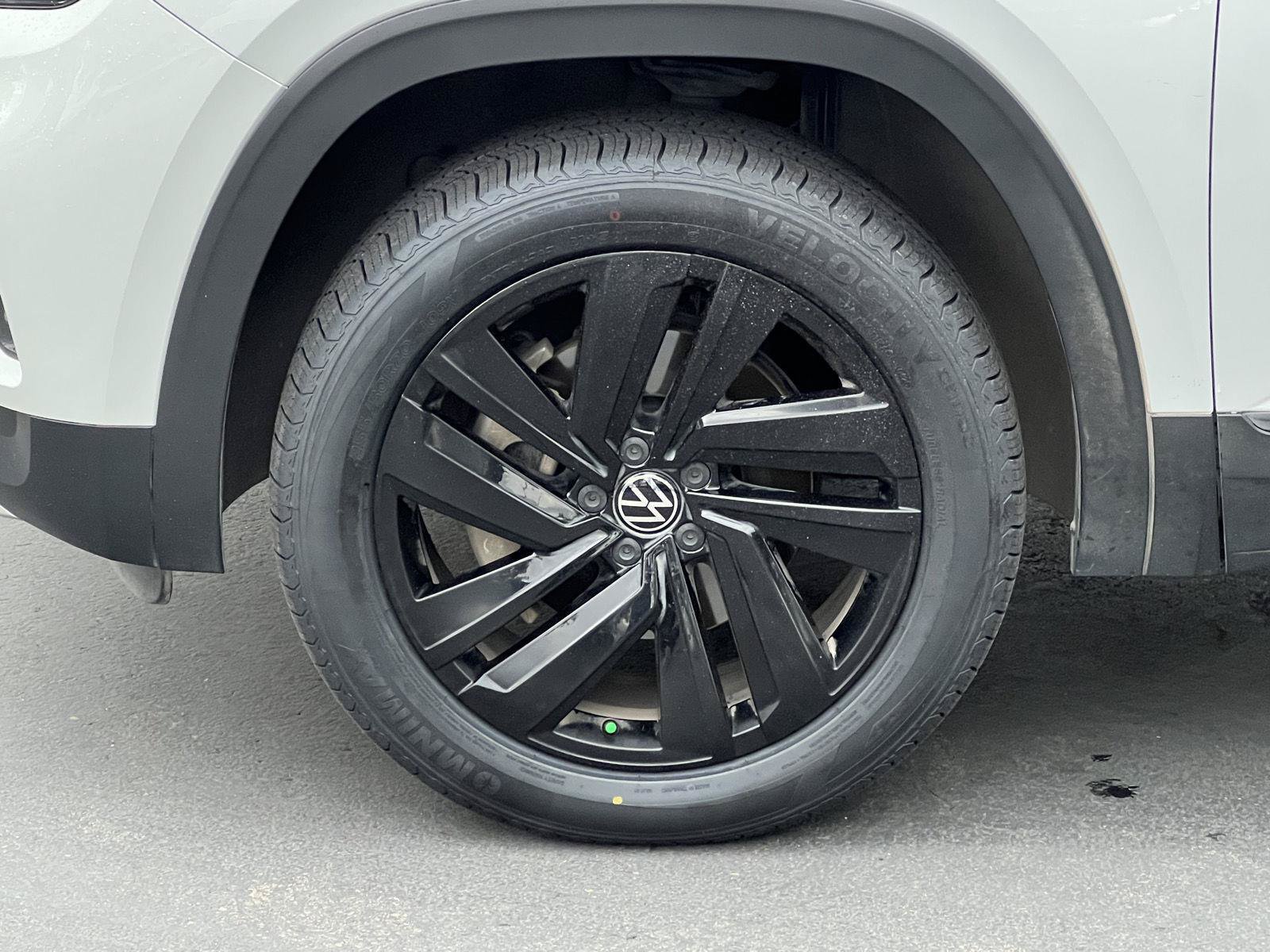 Used 2022 Volkswagen Atlas Cross Sport SE FWD image 20
