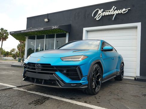 Used 2024 Lamborghini Urus Performante AWD/4WD image 13