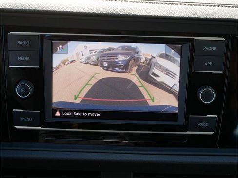 Certified 2024 Volkswagen Jetta SE image 28