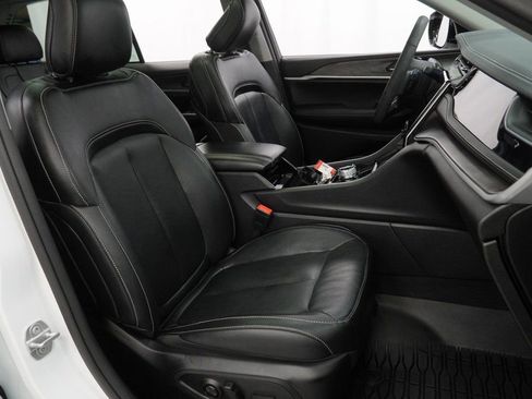 Used 2022 Jeep Grand Cherokee Limited 4xe image 46