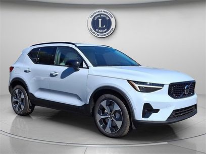 New 2026 Volvo XC40 B5 Plus w/ Protection Package Premier