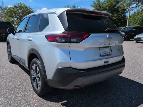 Used 2023 Nissan Rogue SV FWD image 4