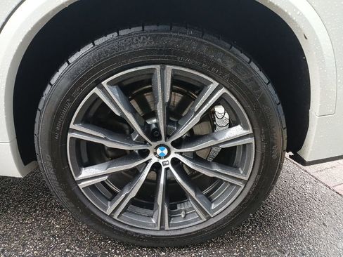 Used 2021 BMW X5 xDrive40i w/ M Sport Package image 12