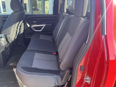 Used 2021 Nissan Titan SV w/ SV Convenience Package image 10