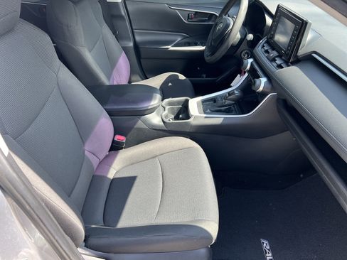 Certified 2020 Toyota RAV4 LE FWD image 24