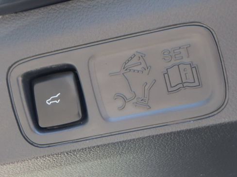 Used 2024 Ford Expedition Max Platinum AWD/4WD image 12
