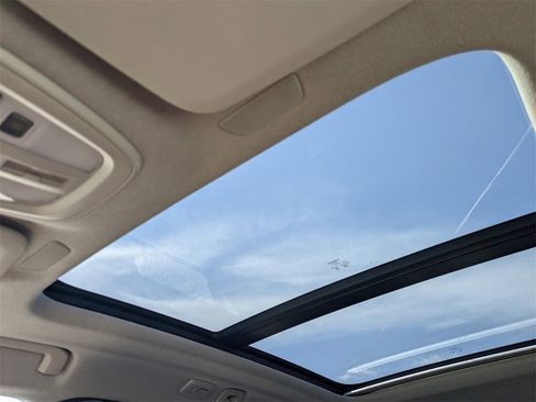 New 2025 Volvo XC40 B5 Ultra w/ Climate Package image 18