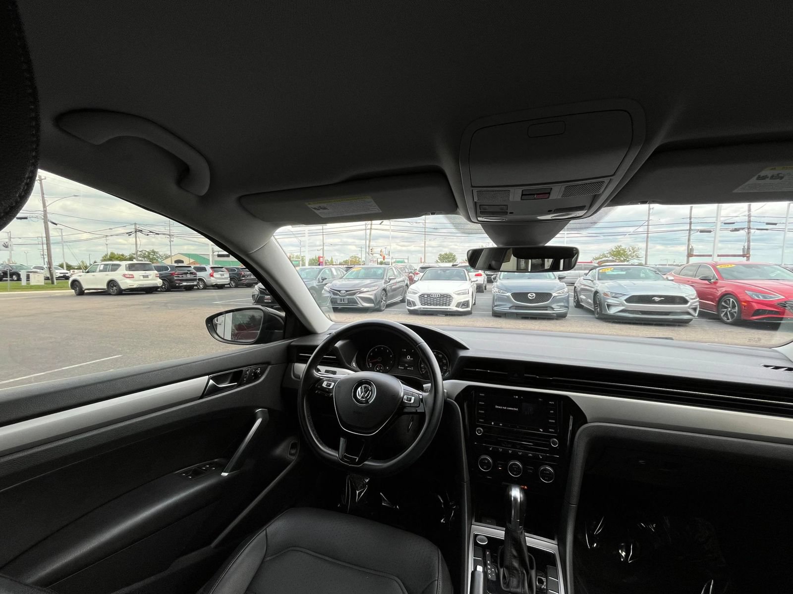 Used 2020 Volkswagen Passat 2.0T SE FWD image 37