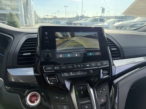 Used 2023 Honda Odyssey Elite image 44