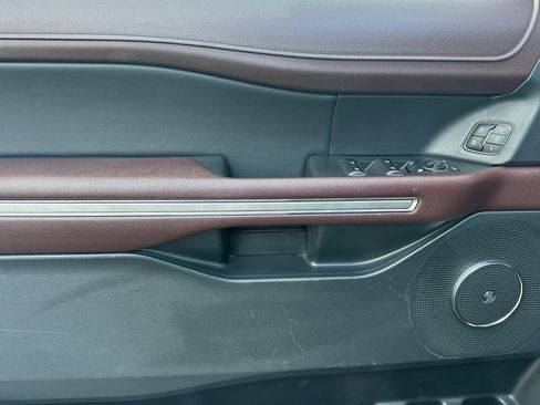 Used 2022 Ford Expedition Max Limited image 10