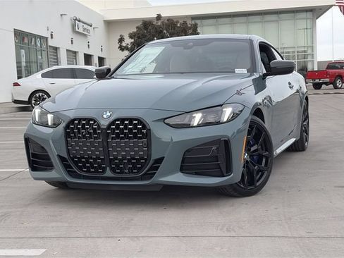 Used 2026 BMW 430i Coupe w/ M Sport Package RWD image 3