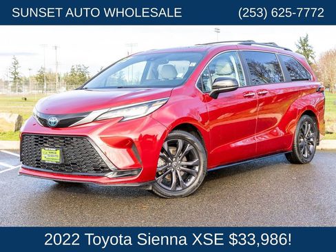 Used 2022 Toyota Sienna XSE FWD image 23