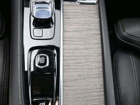 Used 2023 Volvo XC90 B6 Ultimate w/ Protection Package Premier AWD/4WD image 11