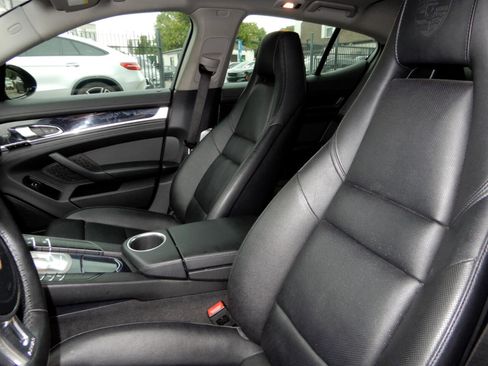 Used 2016 Porsche Panamera 4dr HB 4 image 13
