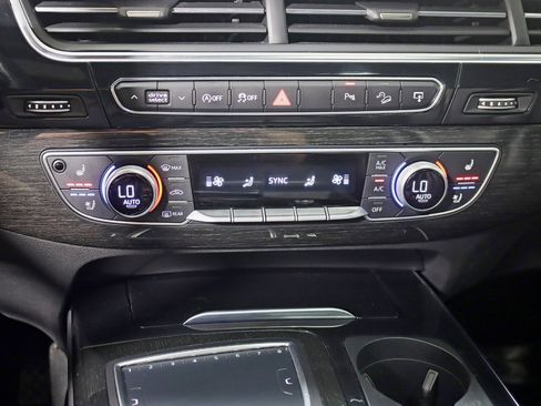 Used 2017 Audi Q7 3.0T Premium Plus AWD/4WD image 25