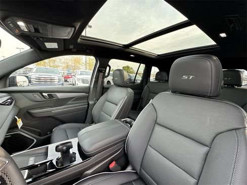 New 2026 Buick Enclave Sport Touring w/ Power Package image 22