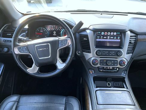 Used 2019 GMC Yukon Denali w/ Denali Ultimate Package image 13