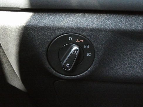 New 2025 Volkswagen Jetta SE image 12