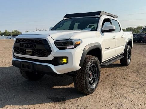 Used 2023 Toyota Tacoma TRD Off-Road w/ Technology Package AWD/4WD image 1