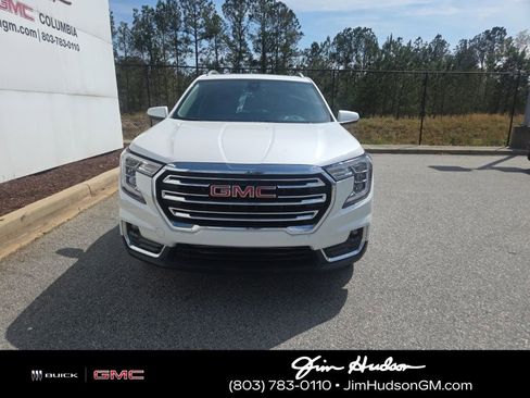 Used 2022 GMC Terrain SLT w/ LPO, Floor Liner Package image 3