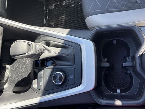 Used 2025 Toyota RAV4 XLE image 16