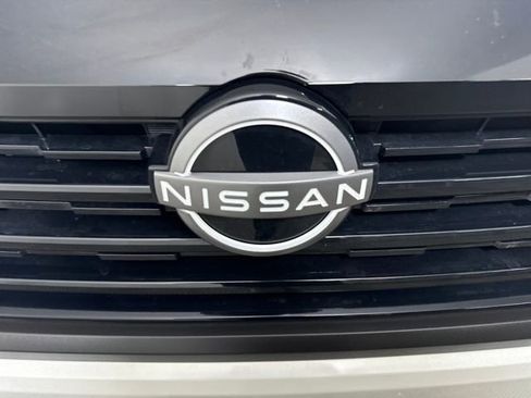 Certified 2025 Nissan Kicks SV image 9