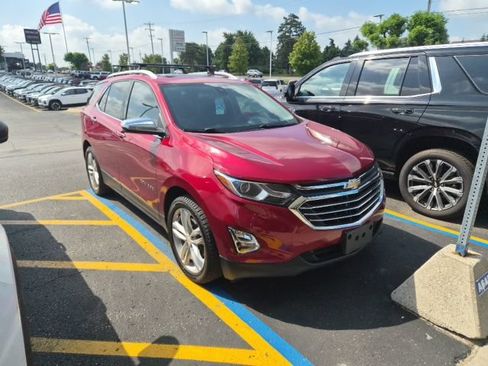 Used 2018 Chevrolet Equinox Premier FWD image 1