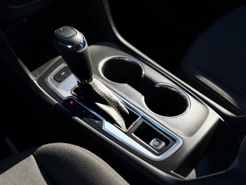 Used 2021 Chevrolet Equinox LT image 16