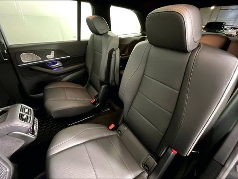 Certified 2025 Mercedes-Benz GLS 450 4MATIC image 18