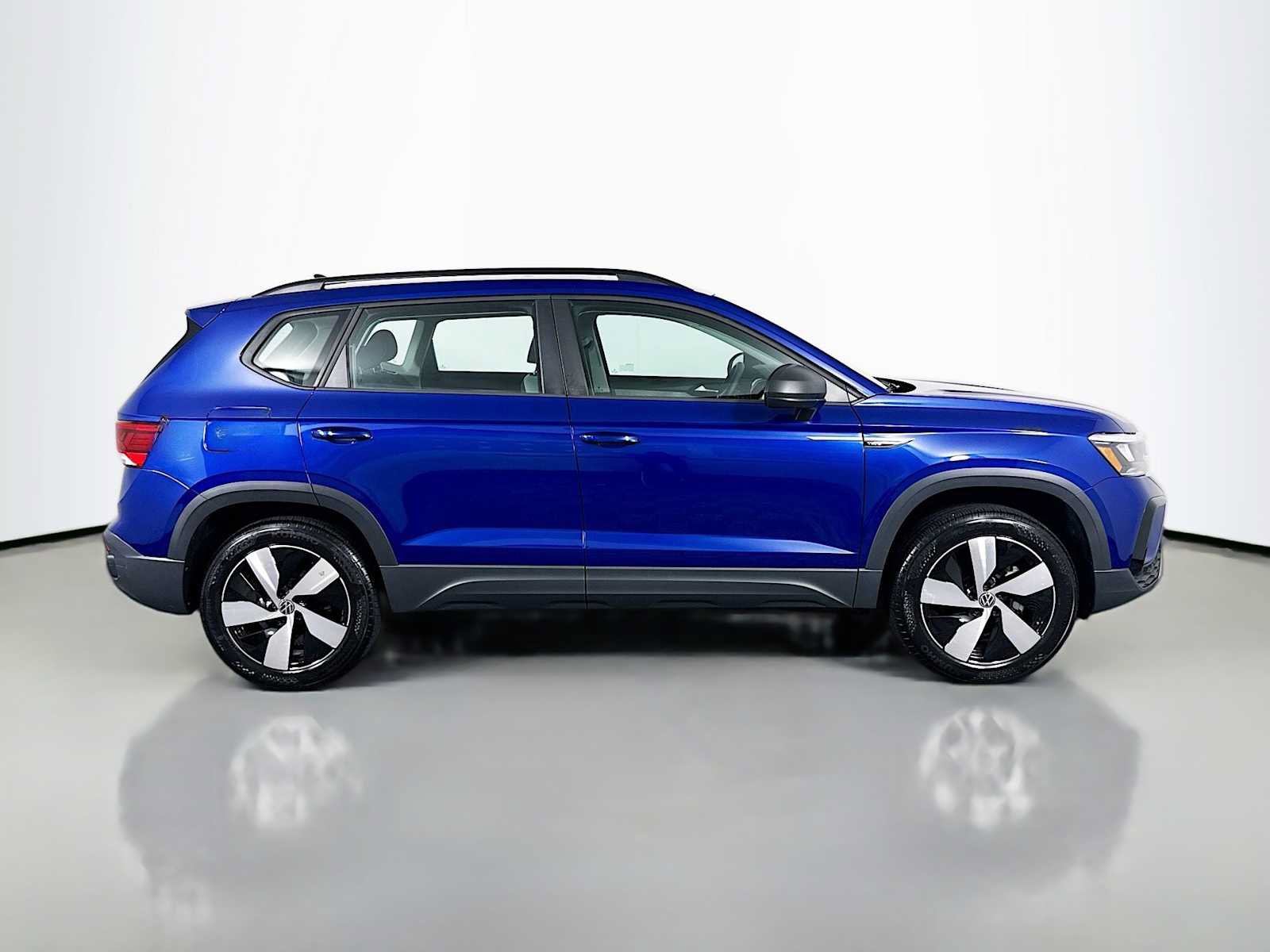 Used 2023 Volkswagen Taos S w/ Driver Assistance Package AWD/4WD image 6