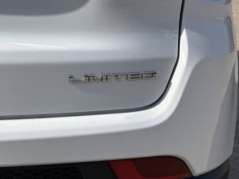 Used 2022 Jeep Compass Limited image 9