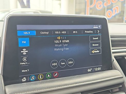 Used 2021 GMC Yukon SLT w/ SLT Luxury Plus Package image 22