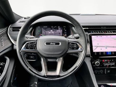 Used 2023 Jeep Grand Cherokee Overland w/ Advanced Protech Group III image 8