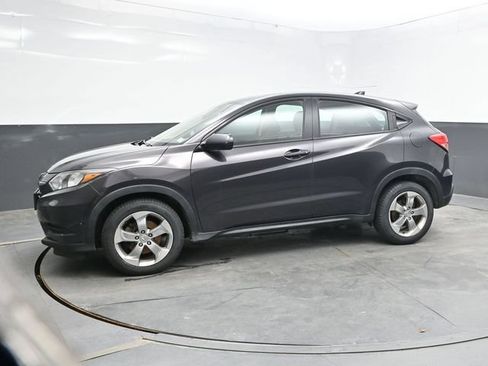 Used 2017 Honda HR-V LX image 3