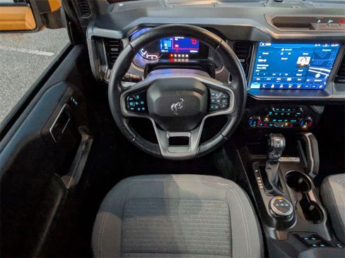 Used 2022 Ford Bronco Outer Banks image 16