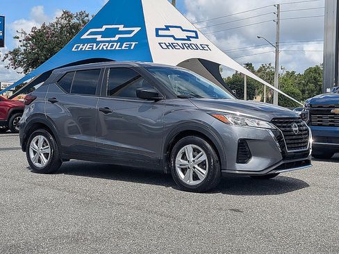 Used 2023 Nissan Kicks S FWD image 2