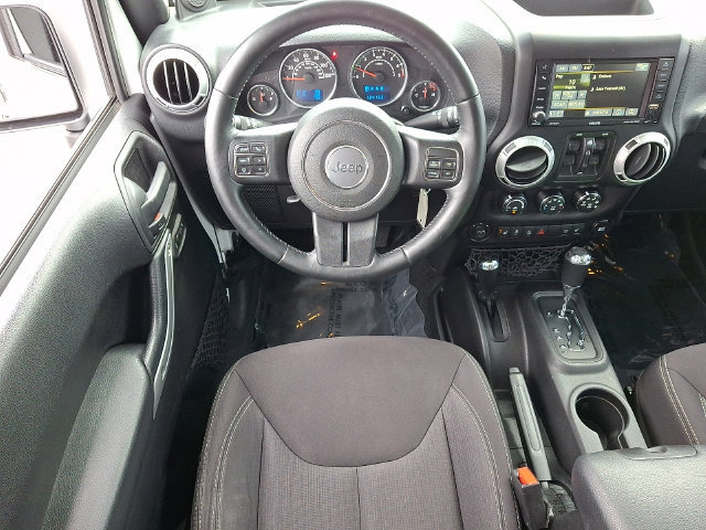 Used 2014 Jeep Wrangler Unlimited Sahara w/ Dual Top Group AWD/4WD image 11