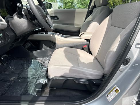 Used 2017 Honda HR-V EX image 12