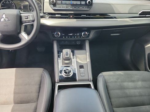 Used 2024 Mitsubishi Outlander SE AWD/4WD image 20