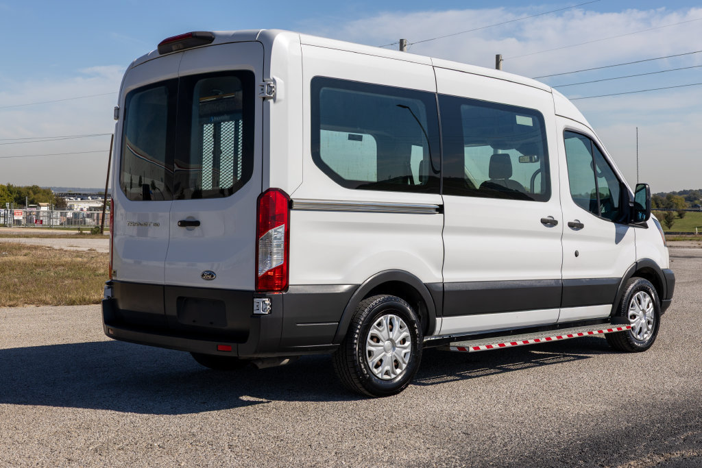 Used 2018 Ford Transit 150 XL RWD image 7