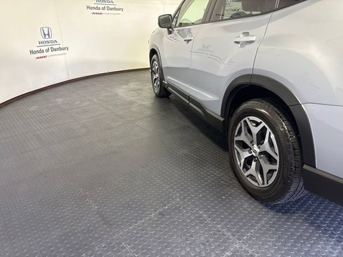Used 2024 Subaru Forester Premium AWD/4WD image 11