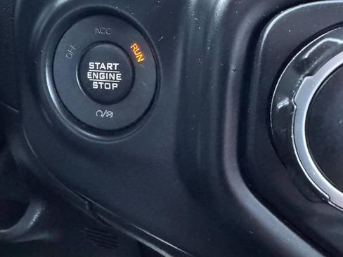 Used 2018 Jeep Wrangler Unlimited Sahara w/ LED Lighting Group AWD/4WD image 25