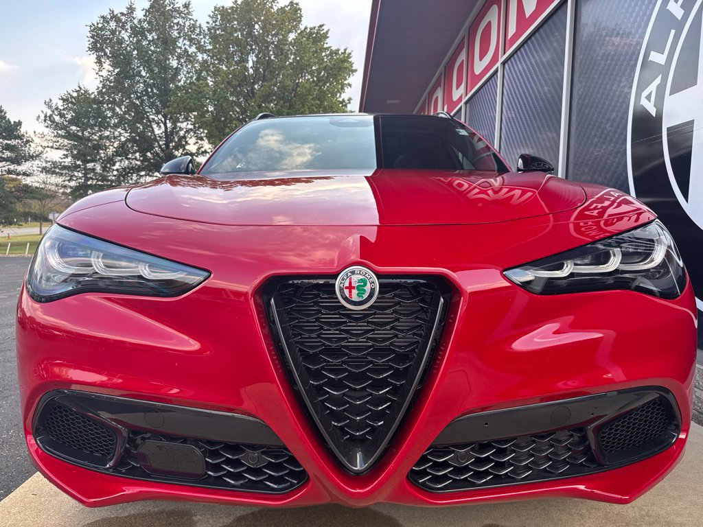 New 2026 Alfa Romeo Stelvio Sprint w/ Convenience Package AWD/4WD image 3