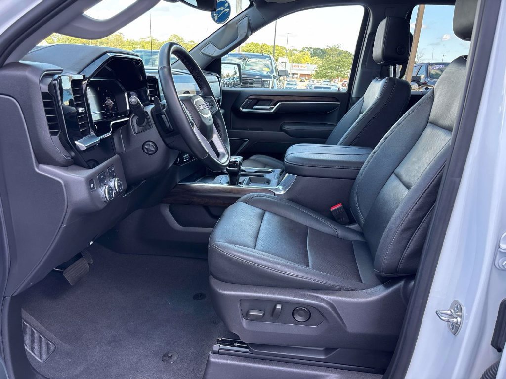 Used 2025 GMC Sierra 1500 SLT w/ SLT Premium Plus Package AWD/4WD image 11