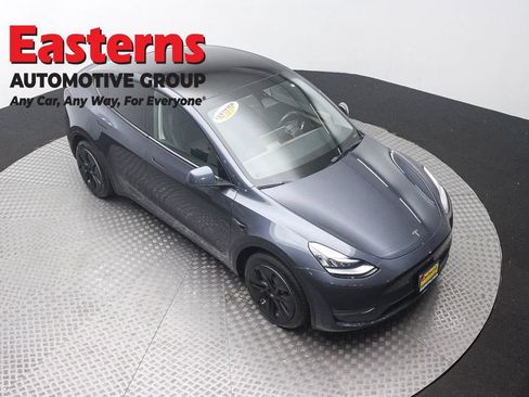 Used 2023 Tesla Model Y Long Range AWD/4WD image 3