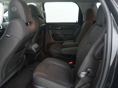 Used 2016 GMC Acadia SLE image 17