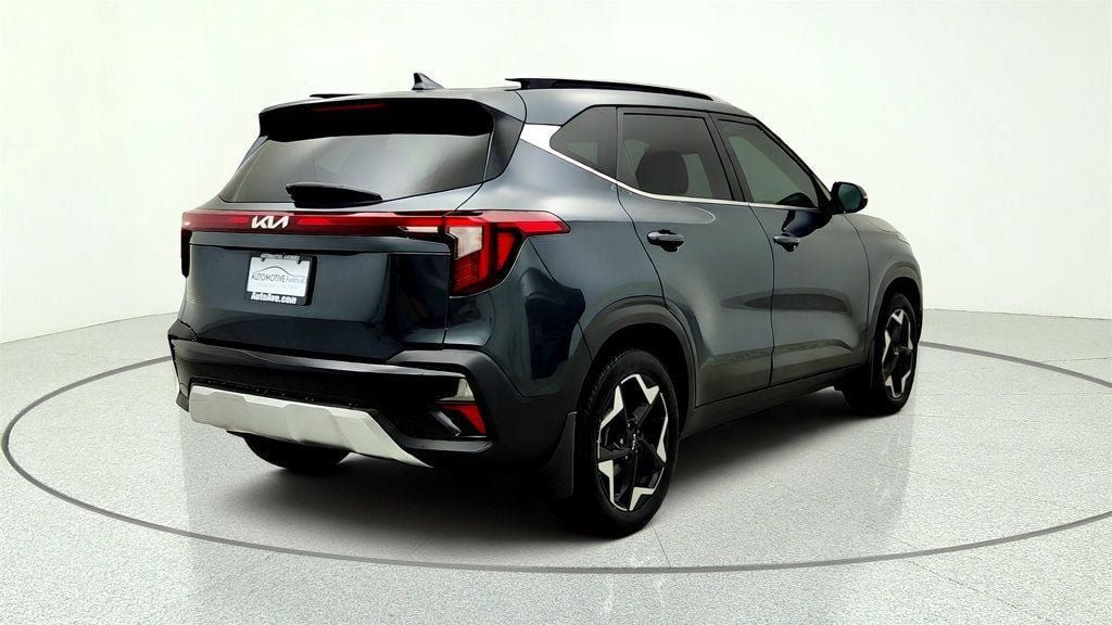 Used 2024 Kia Seltos EX FWD image 5