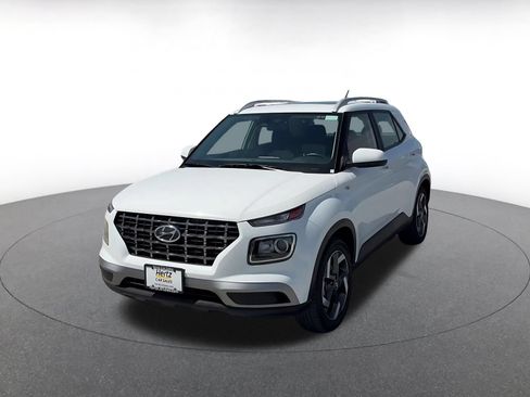 Used 2025 Hyundai Venue SEL FWD image 6